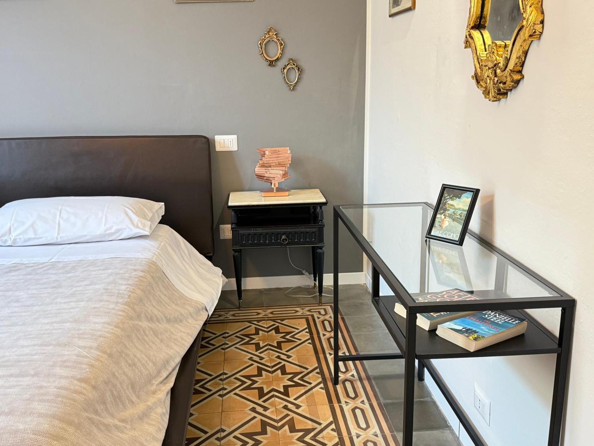 Comoluxhouse- Intero Appartamento Luaran gambar