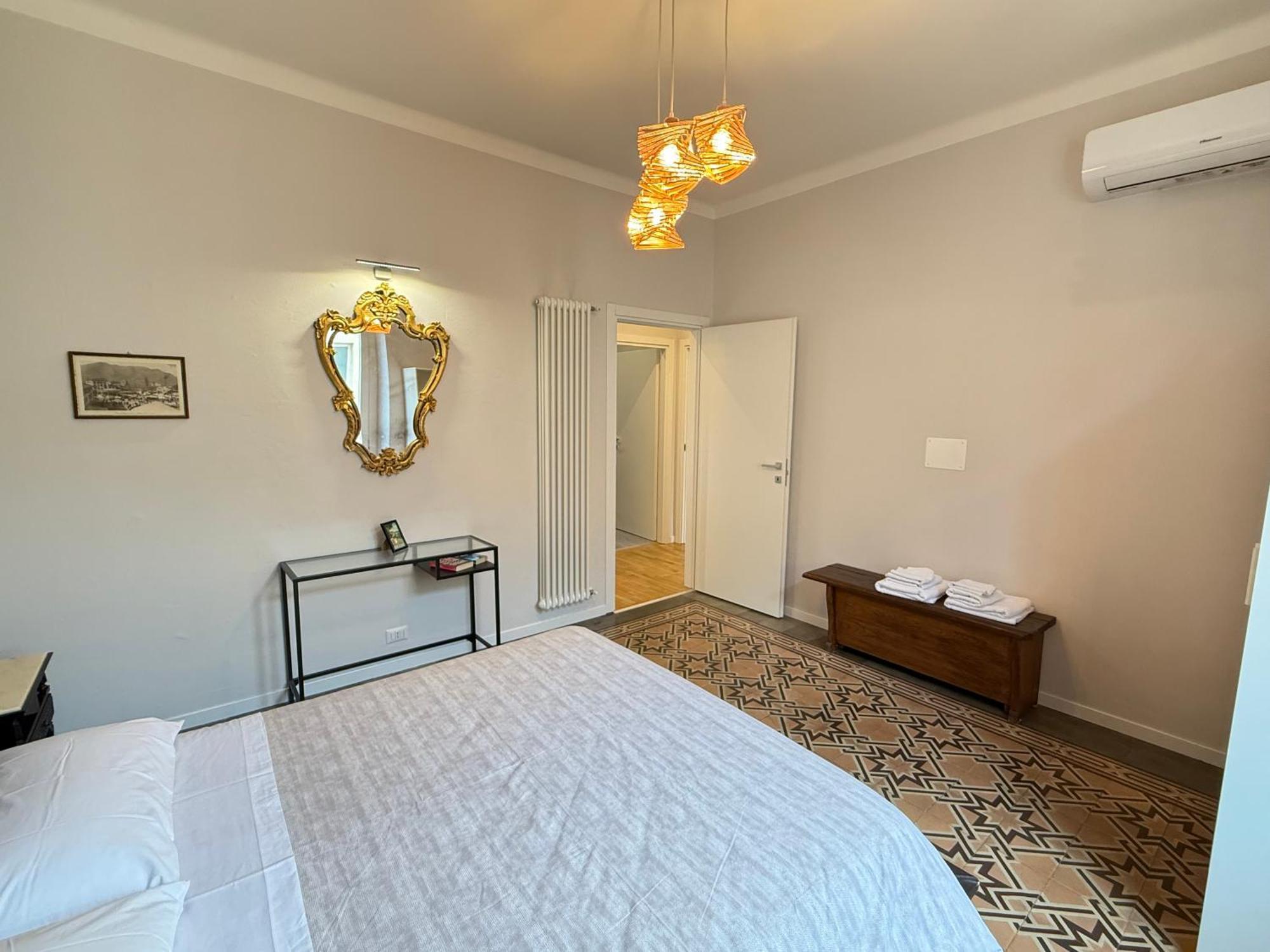Comoluxhouse- Intero Appartamento Luaran gambar