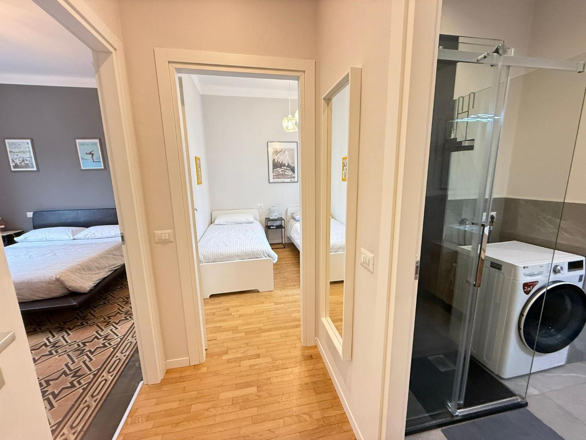 Comoluxhouse- Intero Appartamento Luaran gambar