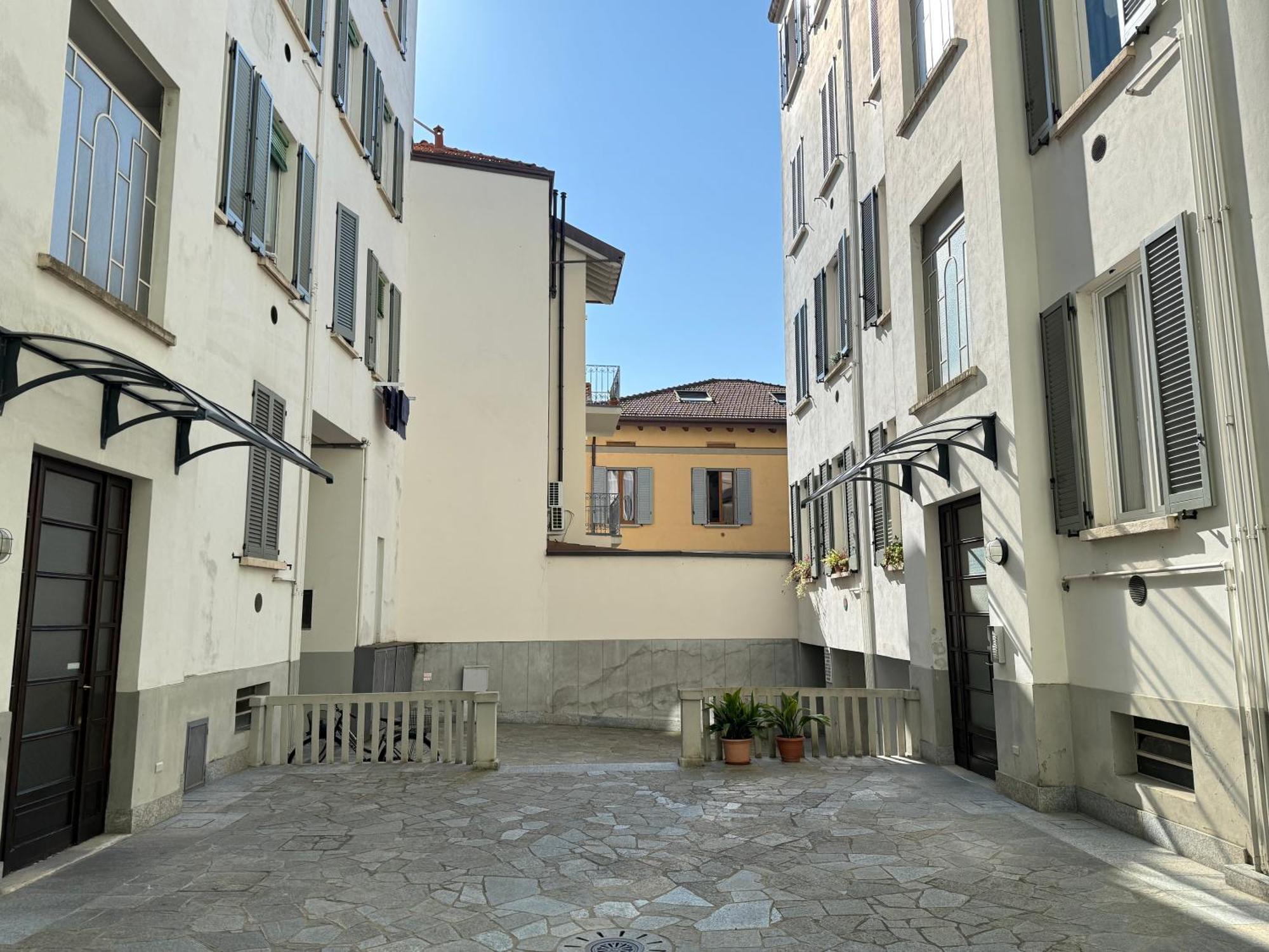 Comoluxhouse- Intero Appartamento Luaran gambar